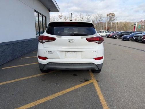 2017 Hyundai TUCSON SE