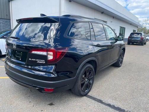 Crystal Black Pearl 2020 Honda Pilot AWD Black Edition