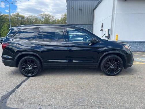 Crystal Black Pearl 2020 Honda Pilot AWD Black Edition