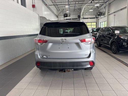 2016 Toyota Highlander LE