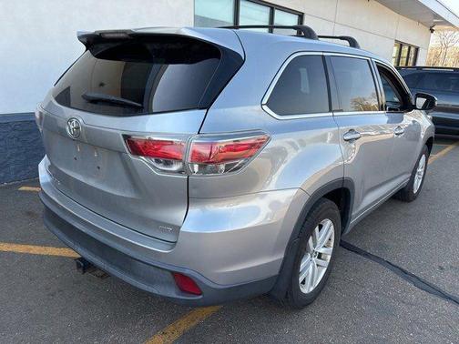 2016 Toyota Highlander LE