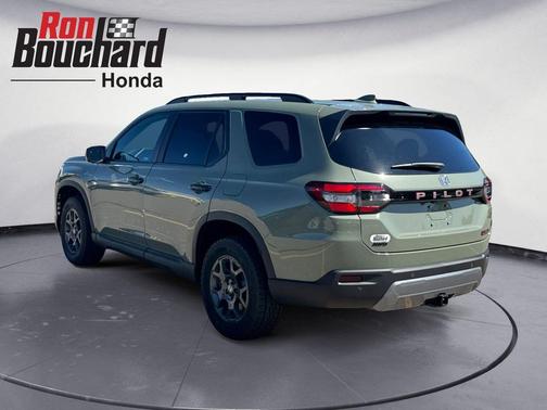 Ash Green Metallic 2026 Honda Pilot TrailSport