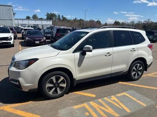 Crystal White Pearl 2018 Subaru Forester 2.5i Limited