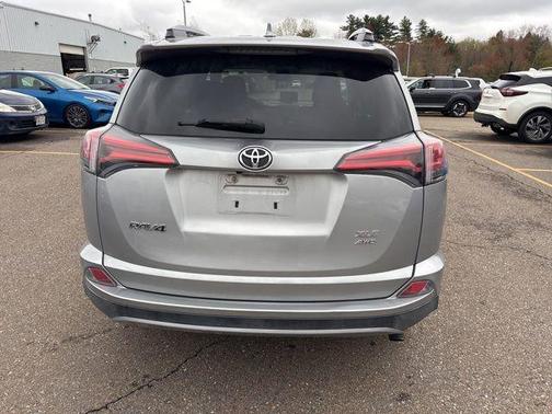 Silver Sky Metallic 2018 Toyota RAV4 XLE
