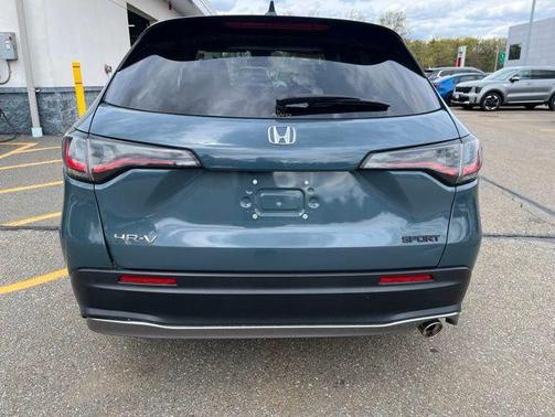 Nordic Forest Pearl 2024 Honda HR-V AWD Sport