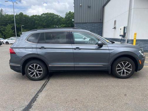 Platinum Gray Metallic 2020 Volkswagen Tiguan 2.0T SE 4MOTION