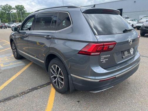 Platinum Gray Metallic 2020 Volkswagen Tiguan 2.0T SE 4MOTION