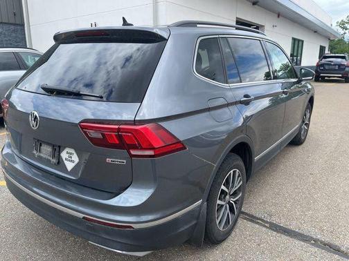 Platinum Gray Metallic 2020 Volkswagen Tiguan 2.0T SE 4MOTION