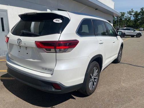 Blizzard Pearl 2017 Toyota Highlander XLE