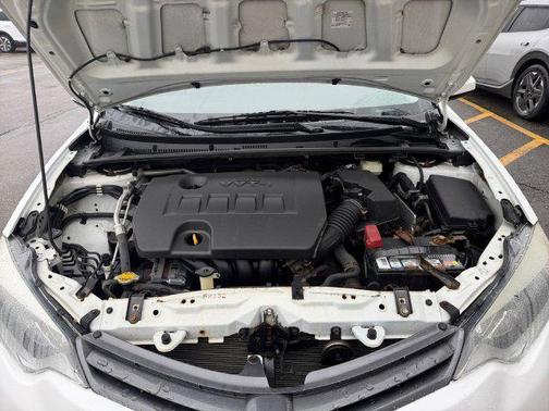 Super White 2016 Toyota Corolla LE