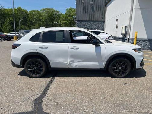 Platinum White Pearl 2024 Honda HR-V Sport