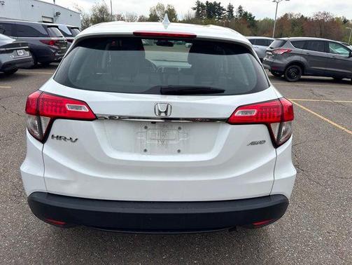 Platinum White Pearl 2021 Honda HR-V LX