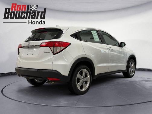 Platinum White Pearl 2021 Honda HR-V LX