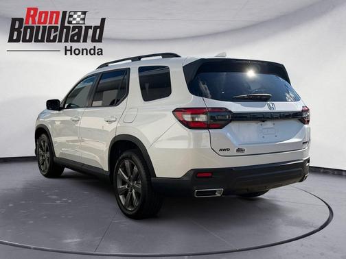 Platinum White Pearl 2023 Honda Pilot AWD Sport