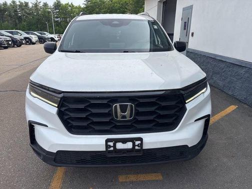 Platinum White Pearl 2023 Honda Pilot AWD Sport