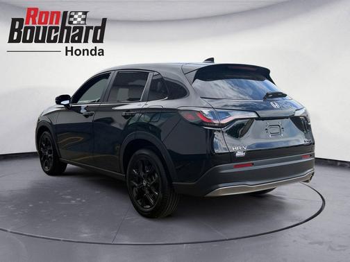 Crystal Black Pearl 2025 Honda HR-V AWD Sport