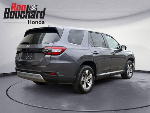 Modern Steel Metallic 2024 Honda Pilot EX-L 7 Passenger