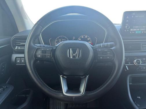 Modern Steel Metallic 2024 Honda Pilot EX-L 7 Passenger