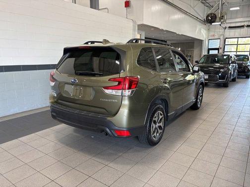 2022 Subaru Forester Premium
