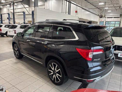 Crystal Black Pearl 2021 Honda Pilot AWD Elite