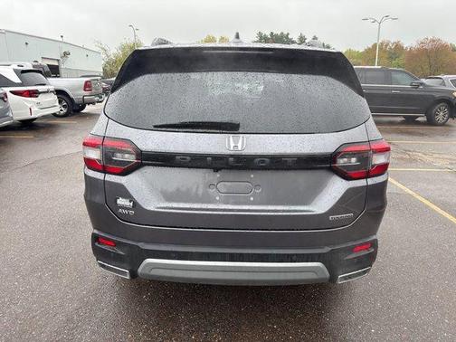 Gray 2025 Honda Pilot Touring 8-Passenger