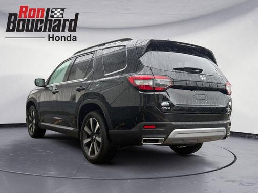 2023 Honda Pilot Touring 8-Passenger