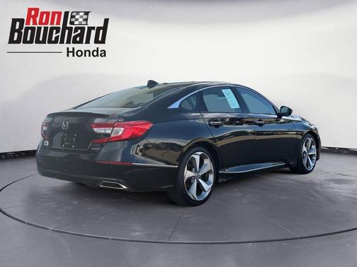 Crystal Black Pearl 2018 Honda Accord Touring