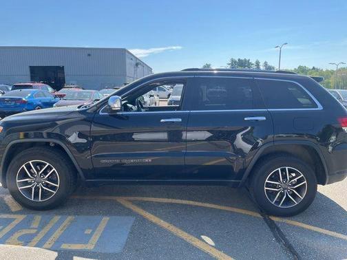 Diamond Black Crystal Pearlcoat 2020 Jeep Grand Cherokee Limited