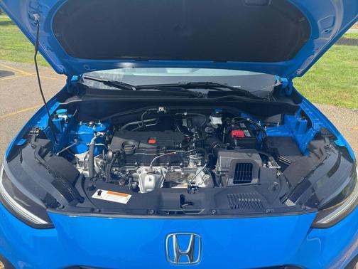 Boost Blue Pearl 2027 Honda HR-V Sport