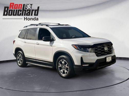 Platinum White Pearl 2023 Honda Passport AWD TrailSport