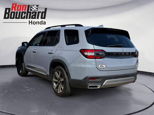 Gray 2024 Honda Pilot Elite