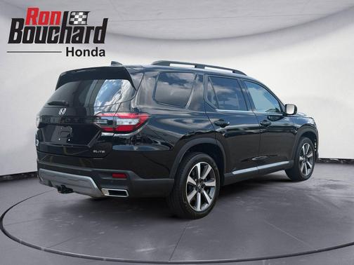 Crystal Black Pearl 2023 Honda Pilot AWD Elite