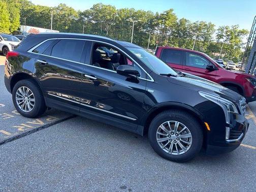 Stellar Black Metallic 2017 Cadillac XT5 Luxury