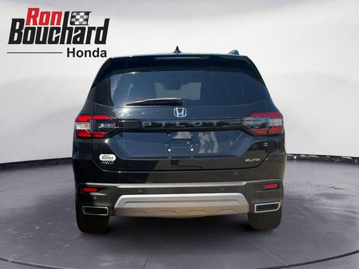 Crystal Black Pearl 2023 Honda Pilot AWD Elite