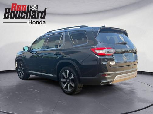 Crystal Black Pearl 2023 Honda Pilot AWD Elite