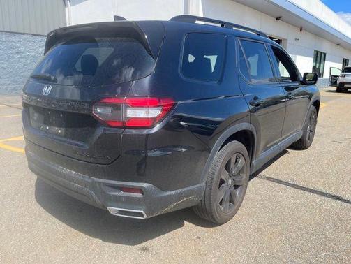 Crystal Black Pearl 2025 Honda Pilot Black Edition