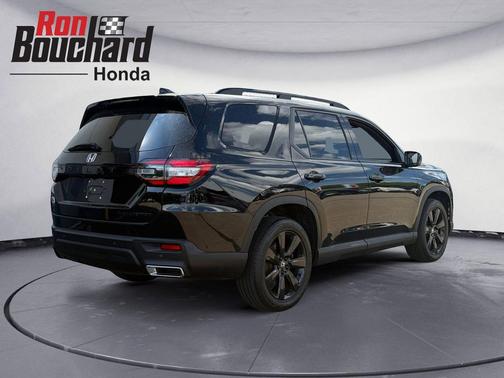 Crystal Black Pearl 2025 Honda Pilot Black Edition