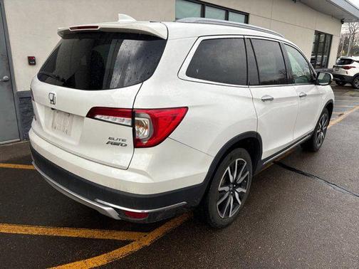2022 Honda Pilot AWD Elite