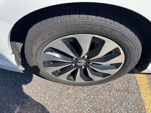 2017 Honda Accord Hybrid EX-L