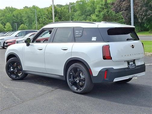 2025 MINI Countryman Base