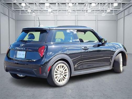 2025 MINI Hardtop ICONIC