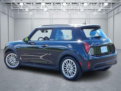 2025 MINI Hardtop ICONIC