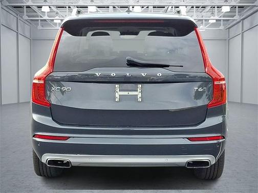 2017 Volvo XC90 T6 Momentum