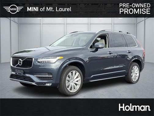 2017 Volvo XC90 T6 Momentum