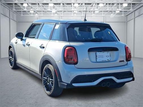 2023 MINI Hardtop Cooper