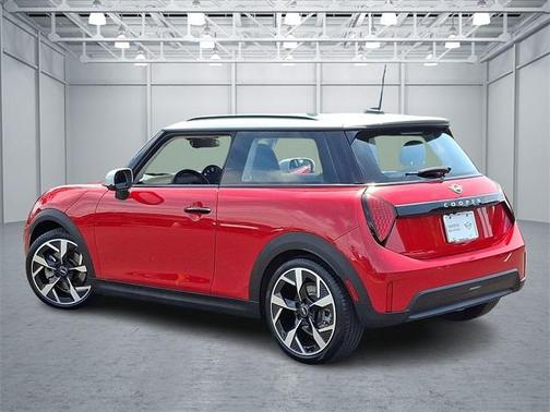2025 MINI Hardtop ICONIC