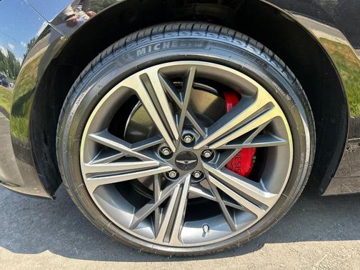 2024 Genesis G70 2.5T