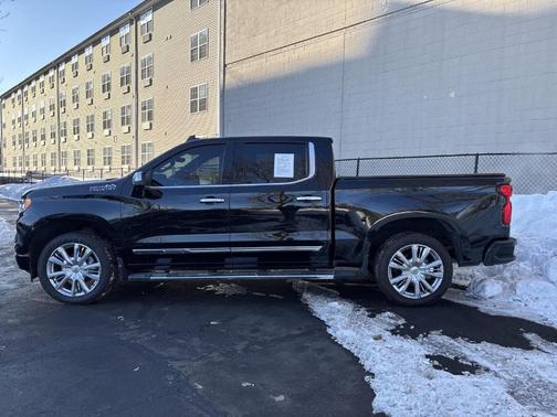 2022 Chevrolet Silverado 1500 High Country