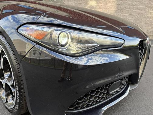 Vulcano Black Metallic 2023 Alfa Romeo Giulia Veloce