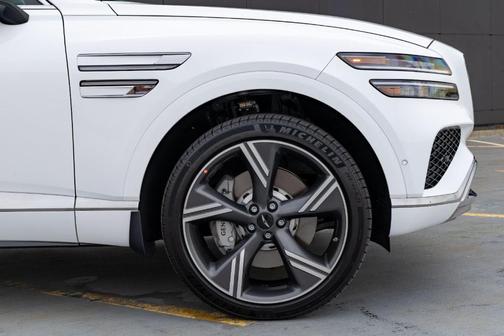 White 2026 Genesis GV80 3.5T Prestige